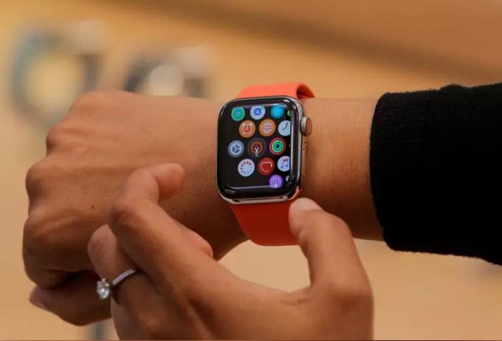蘋果密集推送watchOS 11.5、visionOS 2.5開發(fā)者測試版 公開測試計劃罕見延遲